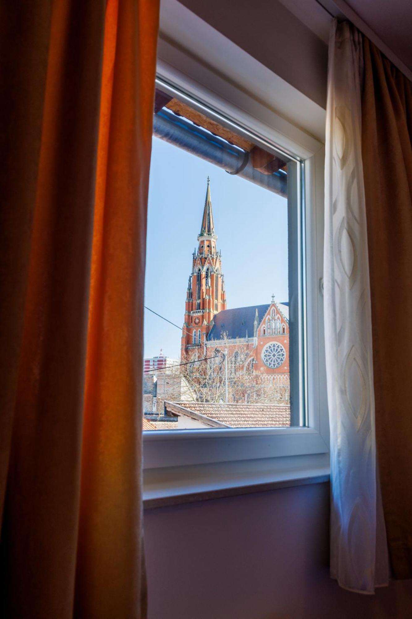 Pansion Strossmayer Osijek Bagian luar foto
