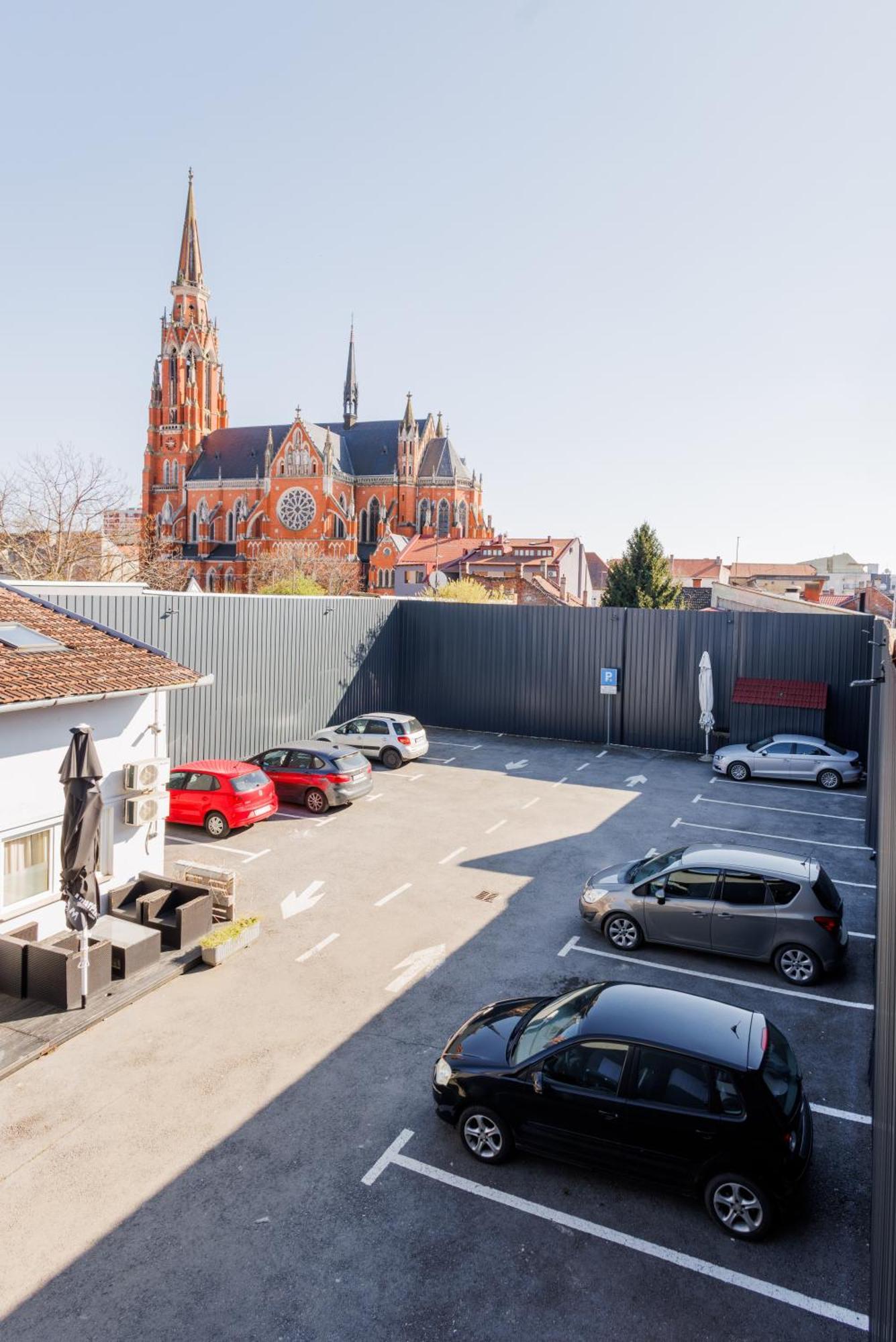 Pansion Strossmayer Osijek Bagian luar foto